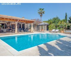 Villa con Jardín Privado y Piscina en Llenaire, a Solo 200 Metros de la Playa -