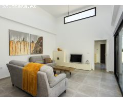 CASA CONTEMPORÁNEA EN DAYA NUEVA