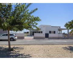 CASA CONTEMPORÁNEA EN DAYA NUEVA