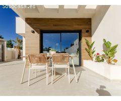 VILLA DE NUEVA CONSTRUCCIÓN EN ALMERÍA 3 DORMITORIOS Y 3 BAÑOS