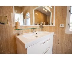 SUPER VILLA INDEPENDIENTE EN ESQUINA CON PISCINA INFINITY PRIVADA Y VISTAS