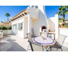 SUPER VILLA INDEPENDIENTE EN ESQUINA CON PISCINA INFINITY PRIVADA Y VISTAS