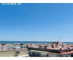 ¡Magnífico ático en alquiler de temporada a 400m de la playa!
