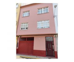 Se vende casa unifamiliar en el centro de Cedeira