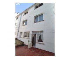 Se vende casa unifamiliar en el centro de Cedeira
