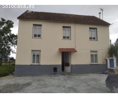 Se vende casa con finca edificable en Sedes