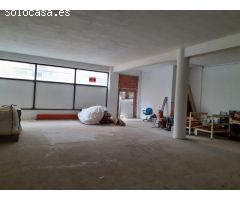 Se alquila bajo comercial