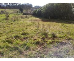 Se vende casa con finca en A Barqueira