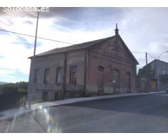 Se vende casa con finca en A Barqueira