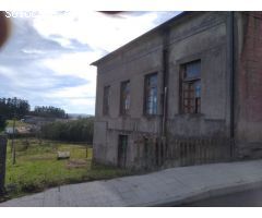 Se vende casa con finca en A Barqueira