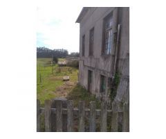 Se vende casa con finca en A Barqueira