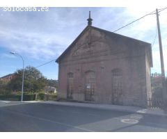 Se vende casa con finca en A Barqueira