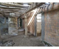 Se vende casa con finca en A Barqueira