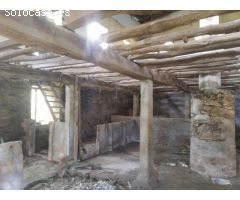 Se vende casa con finca en A Barqueira