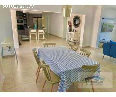 Se vende Bungalow de 3 dormitorios con aparcamiento y vistas al mar en San
