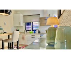 SE ALQUILA REFORMADO DUPLEX DE 2 DORMITORIOS CON TERRAZA Y BALCON EN MELONERAS