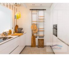 SE VENDE BUNGALOW MODERNO DE 4 DORMITORIOS, TERRAZA Y YACUZZI EN ZONA DE FARO 2