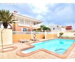 SE VENDE GRAN CHALET CON PISCINA PRIVADA, GARAJE Y VISTAS AL MAR EN ARGUINEGUIN