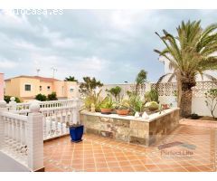 SE VENDE GRAN CHALET CON PISCINA PRIVADA, GARAJE Y VISTAS AL MAR EN ARGUINEGUIN