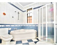SE VENDE GRAN CHALET CON PISCINA PRIVADA, GARAJE Y VISTAS AL MAR EN ARGUINEGUIN