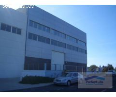 Nave industrial con oficinas en Poligono industrial de Arinaga