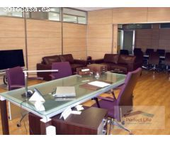 Nave industrial con oficinas en Poligono industrial de Arinaga