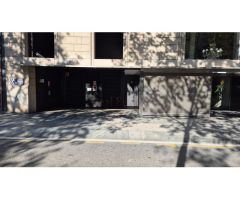 Plaza Parking para coche grande