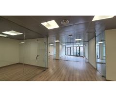 Ofina remodelada en Avda. Diagonal