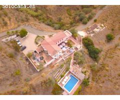 Impresionante mansión de campo, ahora un Boutique B&B en Canillas de Aceituno
