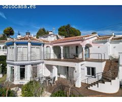 Exclusiva Villa Multifamiliar en Caleta de Vélez
