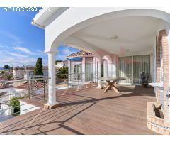 Exclusiva Villa Multifamiliar en Caleta de Vélez