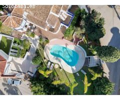 Exclusiva Villa Multifamiliar en Caleta de Vélez
