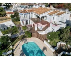 Exclusiva Villa Multifamiliar en Caleta de Vélez