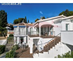 Exclusiva Villa Multifamiliar en Caleta de Vélez