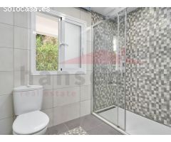 Exclusiva Villa Multifamiliar en Caleta de Vélez