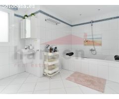 Exclusiva Villa Multifamiliar en Caleta de Vélez