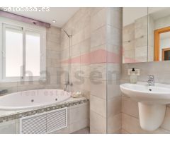 Exclusiva Villa Multifamiliar en Caleta de Vélez