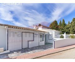 Exclusiva Villa Multifamiliar en Caleta de Vélez