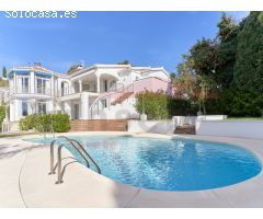 Exclusiva Villa Multifamiliar en Caleta de Vélez