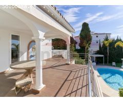 Exclusiva Villa Multifamiliar en Caleta de Vélez
