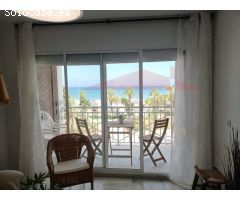 Apartamento Frente al Mar en Torre del Mar: Tu Oasis Junto a la Playa de Octubre