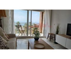 Apartamento Frente al Mar en Torre del Mar: Tu Oasis Junto a la Playa de Octubre