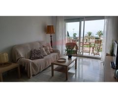Apartamento Frente al Mar en Torre del Mar: Tu Oasis Junto a la Playa de Octubre