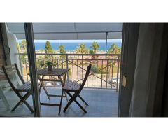 Apartamento Frente al Mar en Torre del Mar: Tu Oasis Junto a la Playa de Octubre