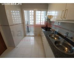 Apartamento Frente al Mar en Torre del Mar: Tu Oasis Junto a la Playa de Octubre