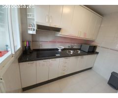 Apartamento Frente al Mar en Torre del Mar: Tu Oasis Junto a la Playa de Octubre