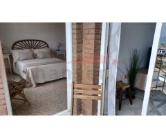 Apartamento Frente al Mar en Torre del Mar: Tu Oasis Junto a la Playa de Octubre