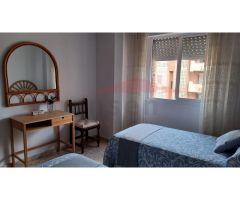 Apartamento Frente al Mar en Torre del Mar: Tu Oasis Junto a la Playa de Octubre
