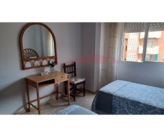 Apartamento Frente al Mar en Torre del Mar: Tu Oasis Junto a la Playa de Octubre