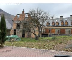 TERRENO SITUADO EN LES CON VIVIENDA EN CONSTRUCCION.